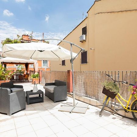 Lägenhet på 67 m² i Trastevere, med 1 sovrum och 1 badrum  Rom Exteriör bild